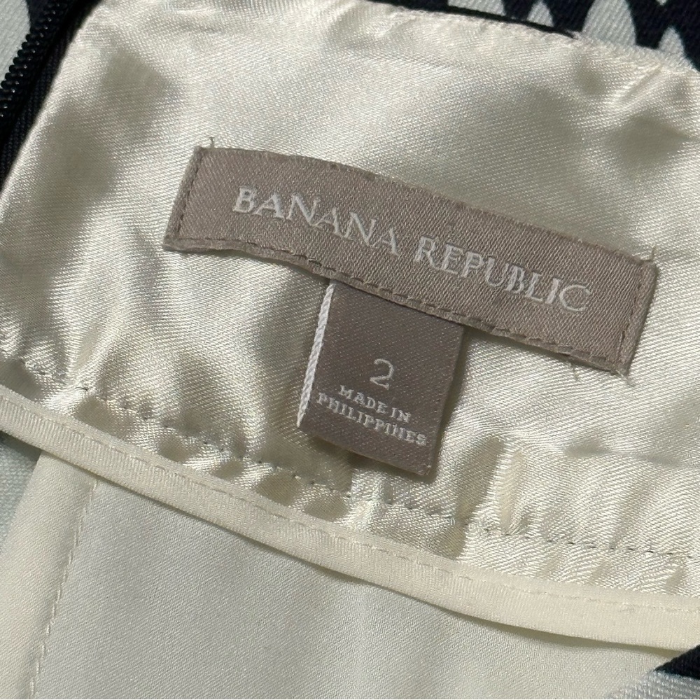 Banana Republic Sloan Pencil Skirt Blue White Geometric Career Business Size 2 - Picture 4 of 10